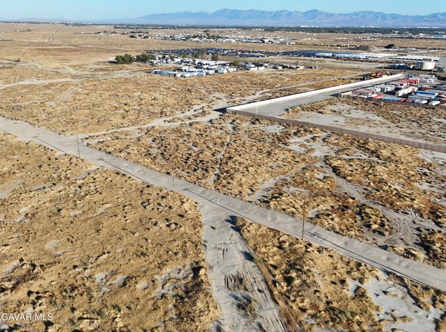 W Ave F-12, Lancaster, CA 93535
