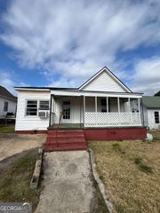 612 S 3rd Avenue, Lanett, AL 36863