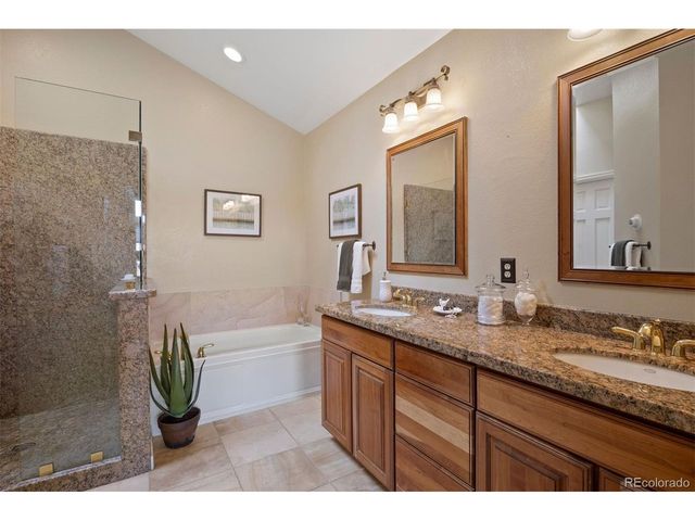 10 Roder Gate Ln, Castle Pines, CO 80108