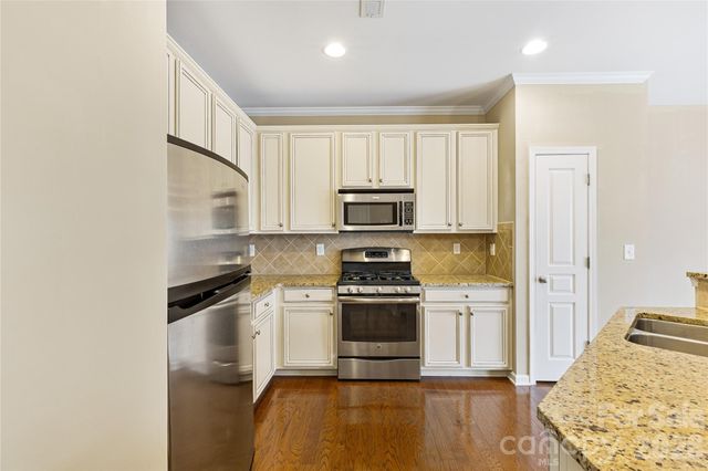 3204 Kemptown Square, Waxhaw, NC 28173