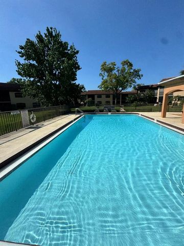 12900 VONN ROAD B201, Largo, FL 33774