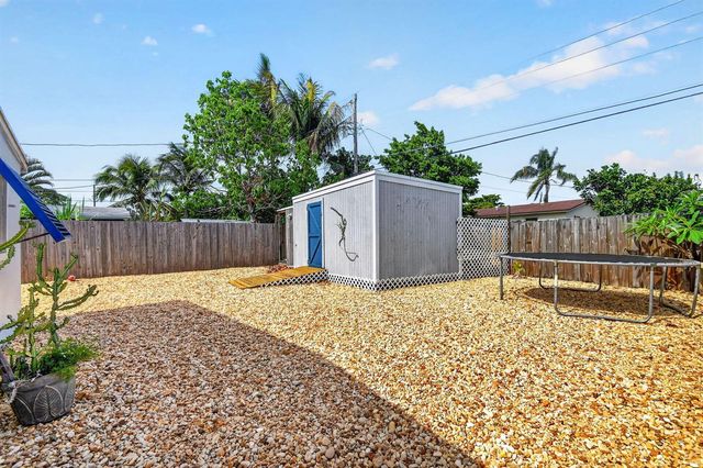 318 Glen Arbor Terrace, Boynton Beach, FL 33426