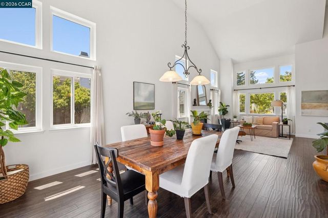 2724 De La Briandais Ct, Pinole, CA 94564