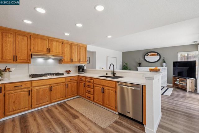 2724 De La Briandais Ct, Pinole, CA 94564