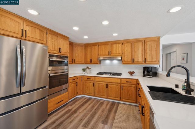 2724 De La Briandais Ct, Pinole, CA 94564