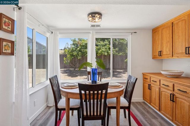 2724 De La Briandais Ct, Pinole, CA 94564