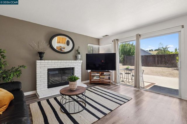 2724 De La Briandais Ct, Pinole, CA 94564