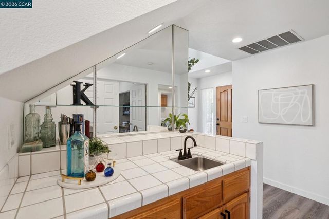 2724 De La Briandais Ct, Pinole, CA 94564