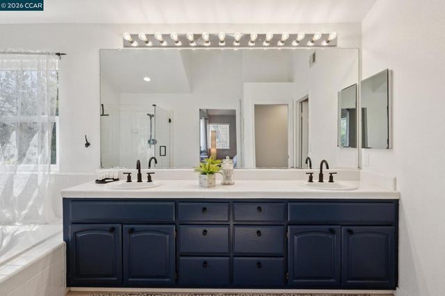 2724 De La Briandais Ct, Pinole, CA 94564
