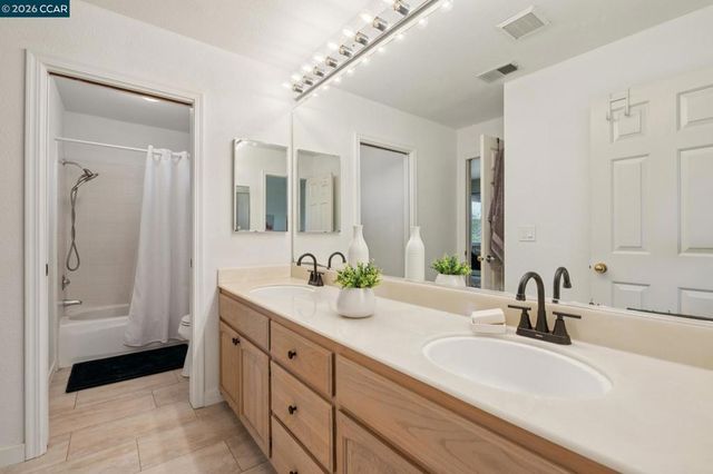 2724 De La Briandais Ct, Pinole, CA 94564