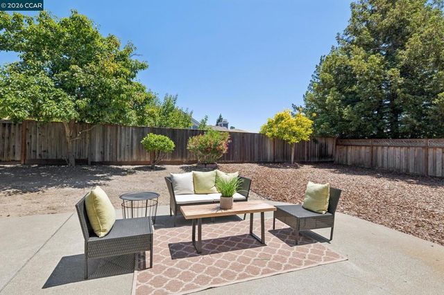 2724 De La Briandais Ct, Pinole, CA 94564