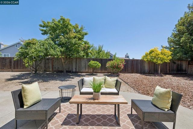 2724 De La Briandais Ct, Pinole, CA 94564