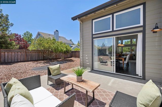 2724 De La Briandais Ct, Pinole, CA 94564