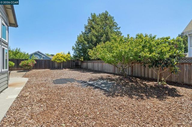 2724 De La Briandais Ct, Pinole, CA 94564