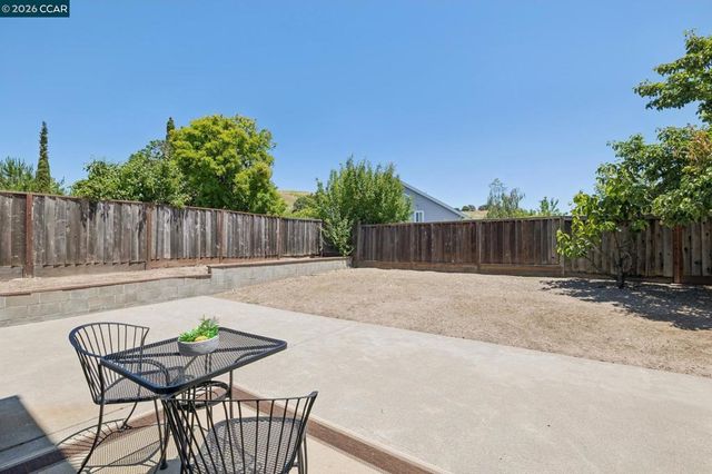 2724 De La Briandais Ct, Pinole, CA 94564