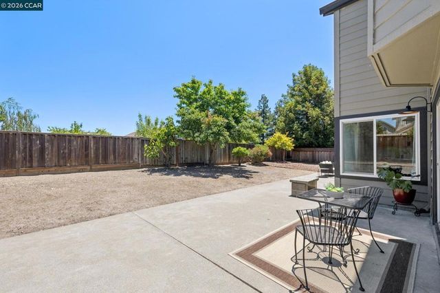 2724 De La Briandais Ct, Pinole, CA 94564