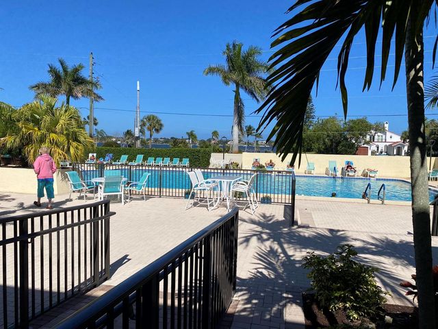 1800 SE Saint Lucie Boulevard 5-203, Stuart, FL 34996