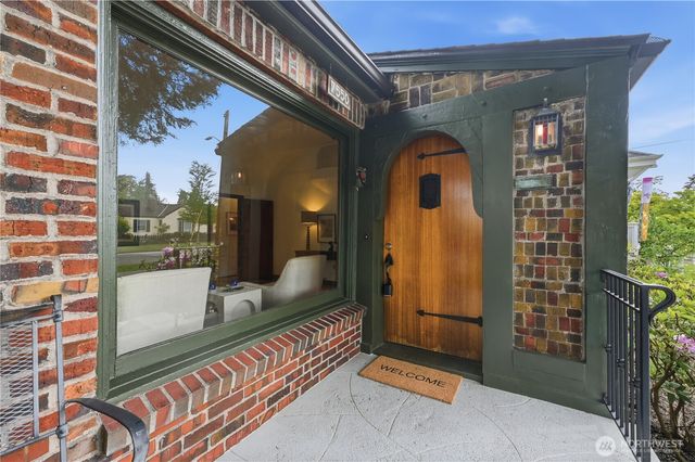 7550 21st Avenue NE, Seattle, WA 98115