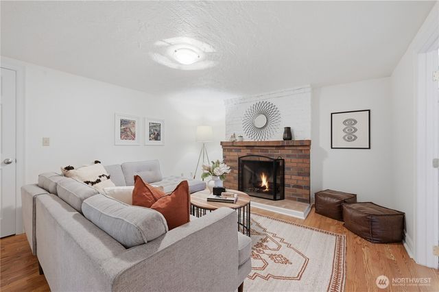 7550 21st Avenue NE, Seattle, WA 98115