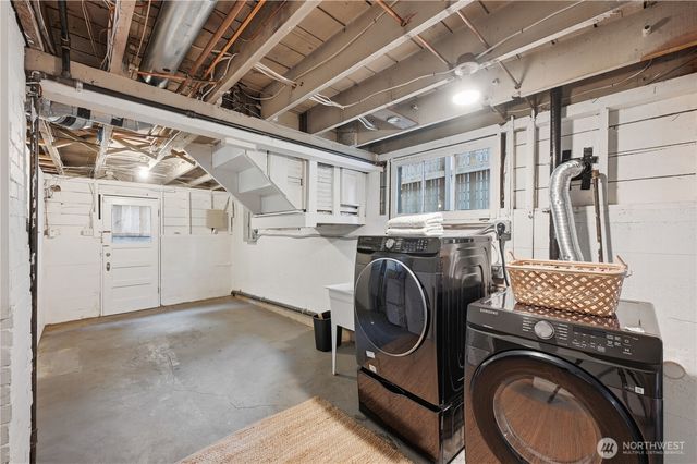 7550 21st Avenue NE, Seattle, WA 98115