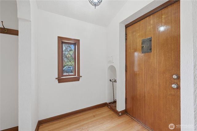 7550 21st Avenue NE, Seattle, WA 98115