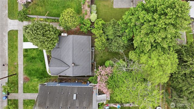 7550 21st Avenue NE, Seattle, WA 98115