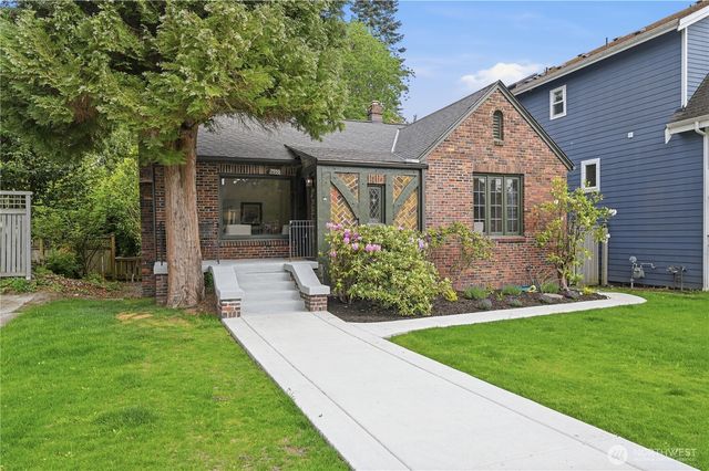 7550 21st Avenue NE, Seattle, WA 98115