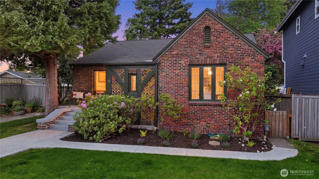 7550 21st Avenue NE, Seattle, WA 98115