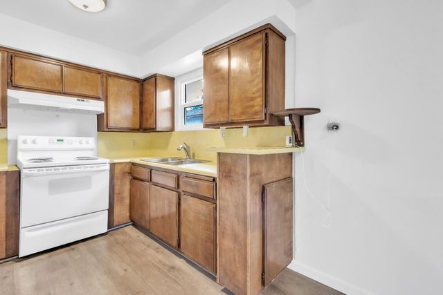 993 Blair St, Hood, CA 95639