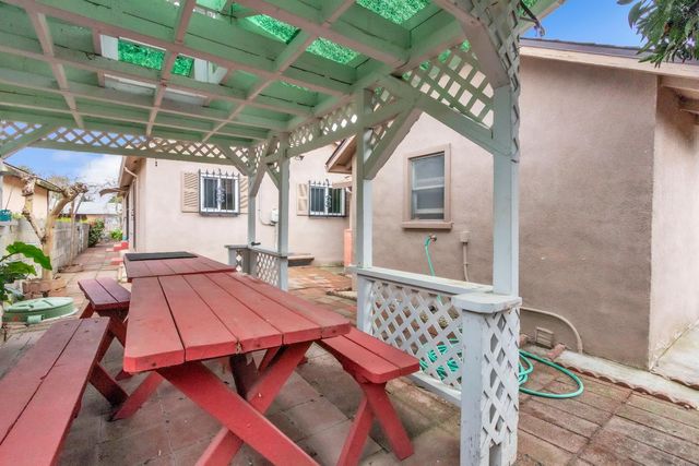 993 Blair St, Hood, CA 95639