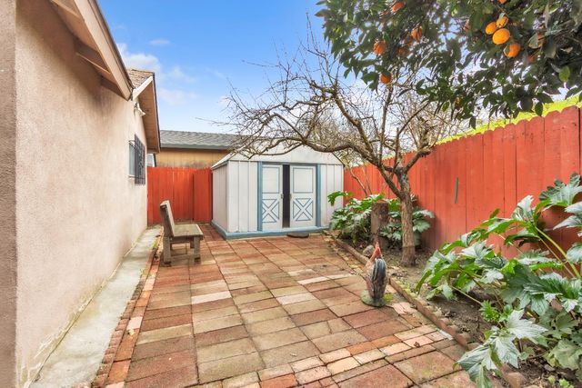 993 Blair St, Hood, CA 95639