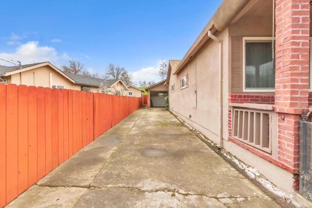 993 Blair St, Hood, CA 95639