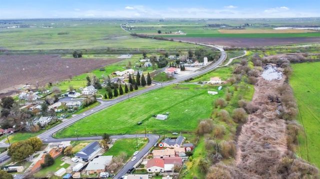 993 Blair St, Hood, CA 95639