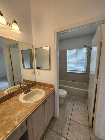 119 Hidden Court Road, Hollywood, FL 33023