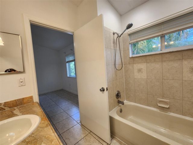 119 Hidden Court Road, Hollywood, FL 33023
