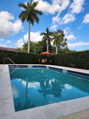 119 Hidden Court Road, Hollywood, FL 33023