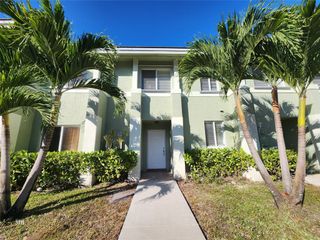 119 Hidden Court Road, Hollywood, FL 33023