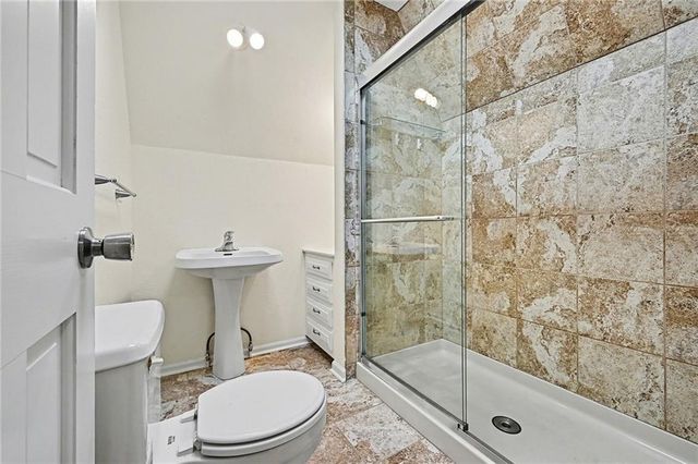 8317 NW Overland Drive, Kansas City, MO 64151