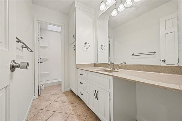 8317 NW Overland Drive, Kansas City, MO 64151