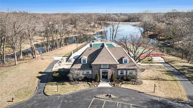 8317 NW Overland Drive, Kansas City, MO 64151