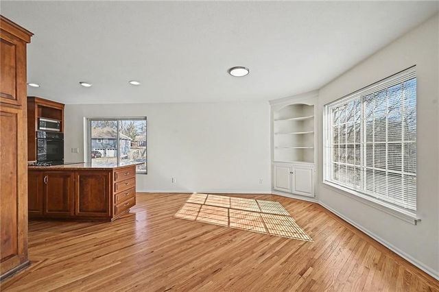 8317 NW Overland Drive, Kansas City, MO 64151