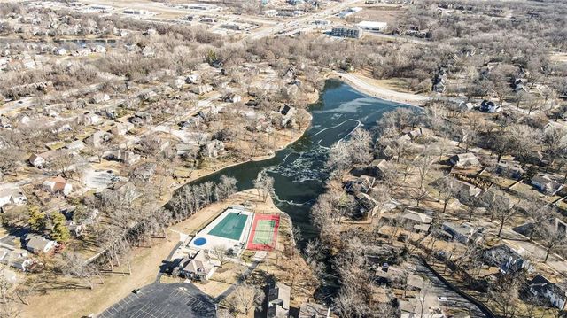 8317 NW Overland Drive, Kansas City, MO 64151