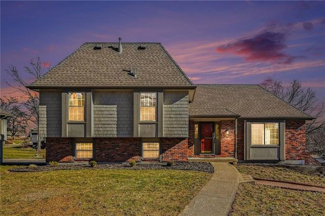 8317 NW Overland Drive, Kansas City, MO 64151