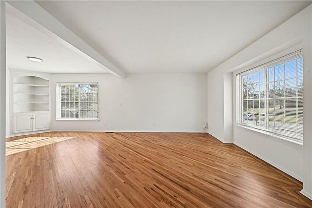 8317 NW Overland Drive, Kansas City, MO 64151