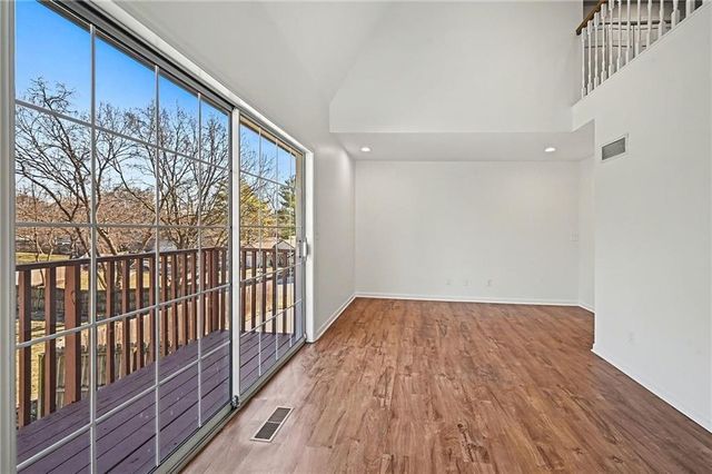 8317 NW Overland Drive, Kansas City, MO 64151