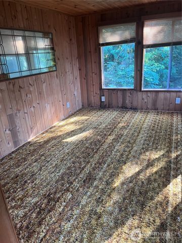 37635 West Lake Walker Drive SE, Enumclaw, WA 98022