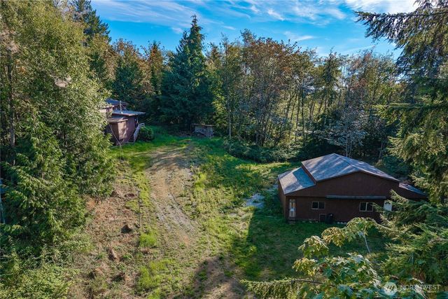 37635 West Lake Walker Drive SE, Enumclaw, WA 98022