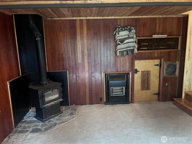 37635 West Lake Walker Drive SE, Enumclaw, WA 98022