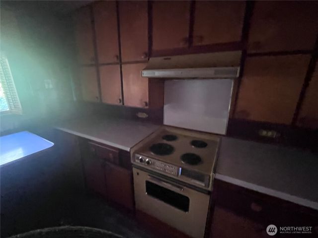 37635 West Lake Walker Drive SE, Enumclaw, WA 98022