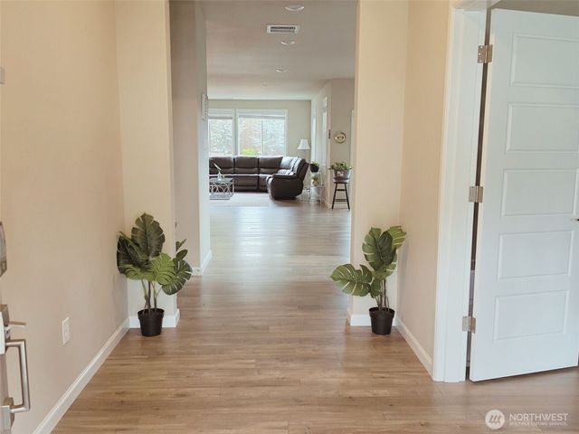 12911 Emerld Ridge Boulevard E, Puyallup, WA 98374